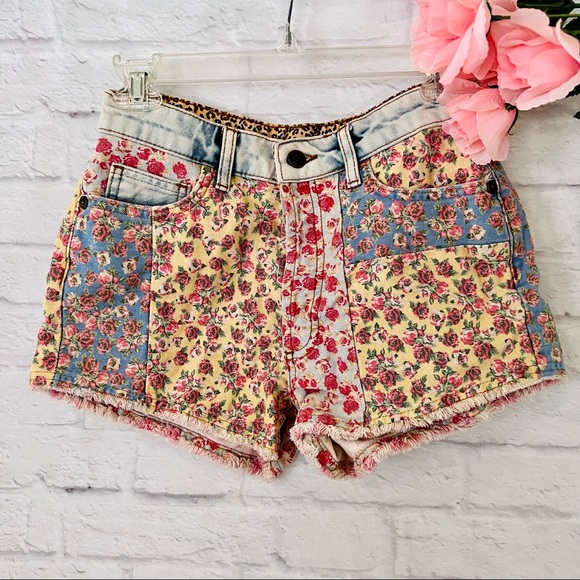FARM Rio Pants - Farm Rio Floral Denim Shorts